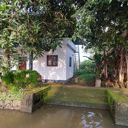 Valentine'S Rice Bowl Home Stay Alappuzha Zewnętrze zdjęcie