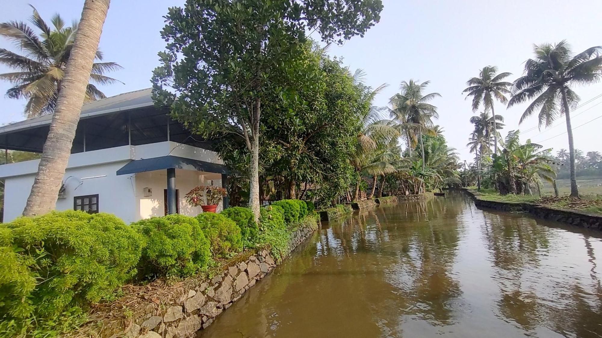 Valentine'S Rice Bowl Home Stay Alappuzha Zewnętrze zdjęcie